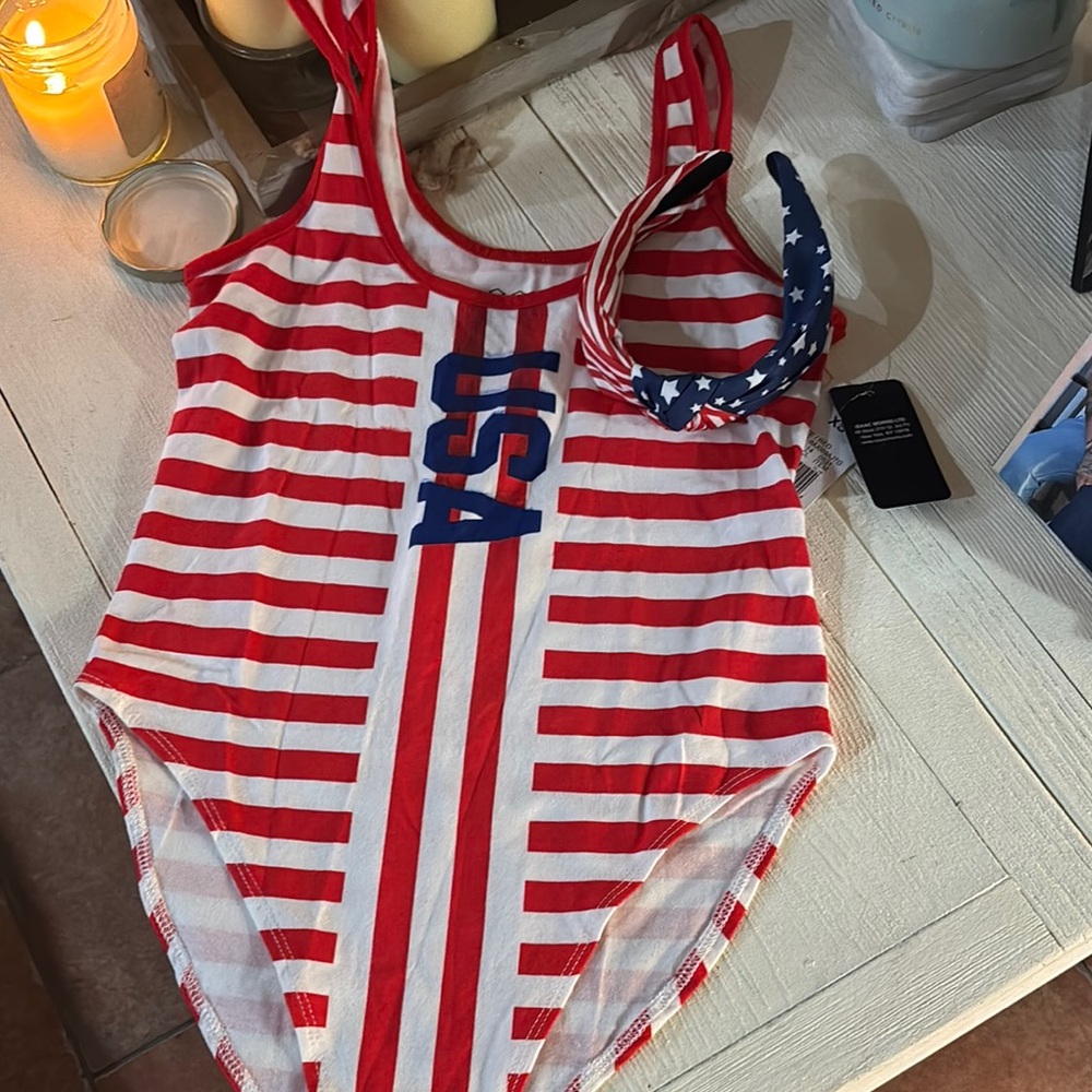 Red and White Striped USA 🇺🇸 body suit & headband